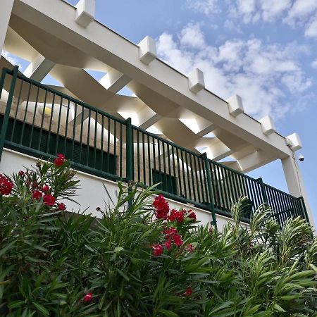 Queen Beach Apartments Hoek van Holland Ngoại thất bức ảnh