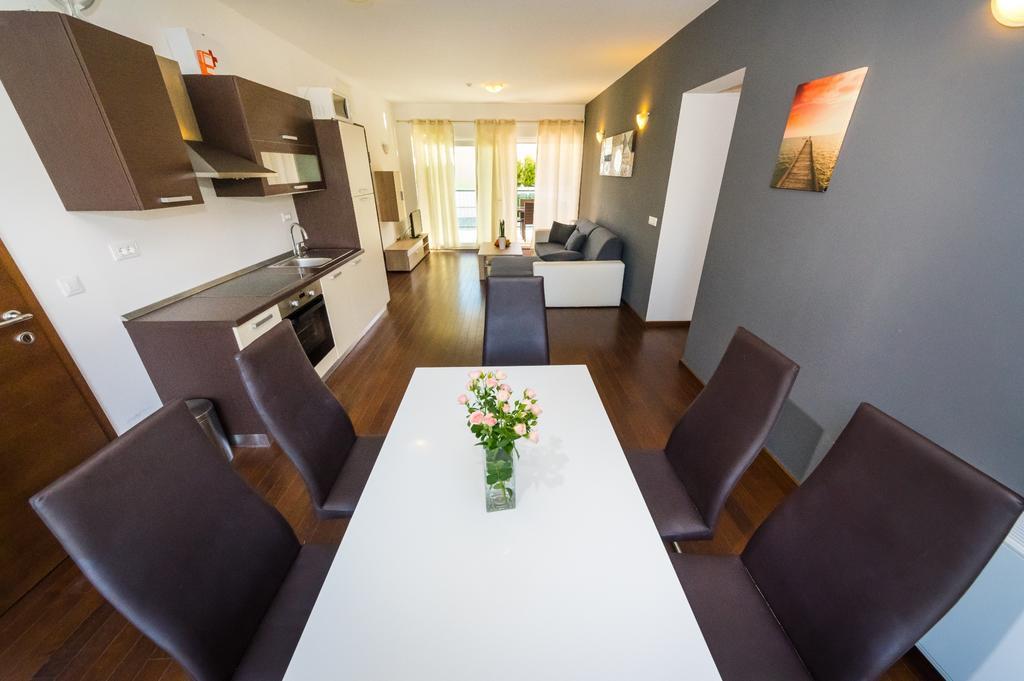 Queen Beach Apartments Hoek van Holland Ngoại thất bức ảnh